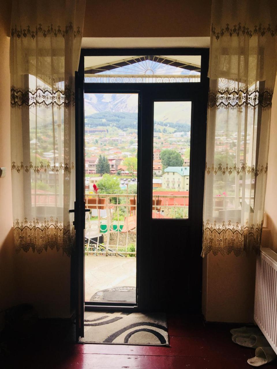 Maia'S Guest House Gergeti Kazbegi Exterior photo