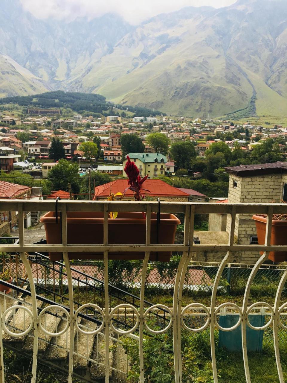 Maia'S Guest House Gergeti Kazbegi Exterior photo