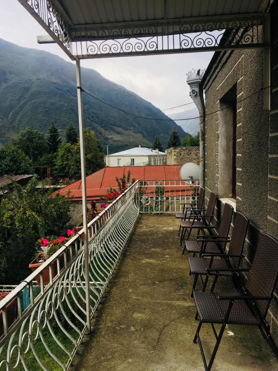 Maia'S Guest House Gergeti Kazbegi Exterior photo